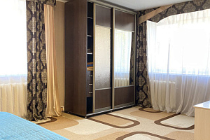 Гостиницы Барнаула для двоих, 1-комнатная Красноармейский 104 для двоих - раннее бронирование
