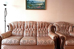 Гостиницы Тюмени с одноместным номером, 2-х комнатная 50 лет Октября 70 с одноместным номером - цены