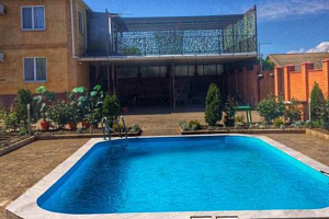 Гостевые дома Кучугур с бассейном, "Семейный рай" с бассейном - цены