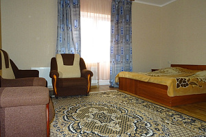 Комната в , "Djan Tugan Hotel" - цены