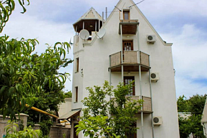 Гостевые дома Учкуевки с бассейном, "Дача на Лавровой" с бассейном - цены