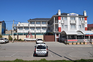 Отели Севастополя с бассейном, "Два Маяка" с бассейном - раннее бронирование