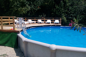 Базы отдыха Лермонтово с бассейном, "У Дарьи" с бассейном - фото