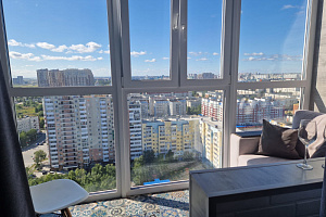 Квартиры Сургута на месяц, "С панорамным балконом"-студия на месяц - раннее бронирование