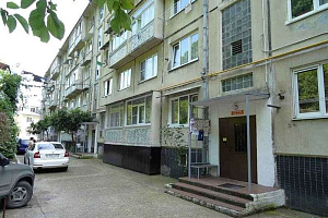 Квартиры Лазаревского в центре, 3х-комнатная Победы 110 в центре
