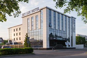 Базы отдыха Татарстана у реки, "Sky Lux Hotel" у реки - фото