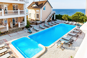 Отели Севастополя рядом с пляжем, "Морская Феерия" гостиничный комплекс рядом с пляжем
