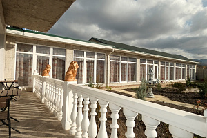 Отели Бахчисарая с бассейном, "Аромат" с бассейном - фото