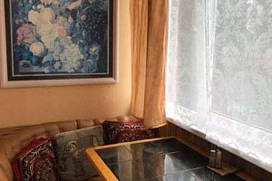 Отдых в Гурзуфе недорого, 2х-комнатная Соловьева 3 недорого - раннее бронирование