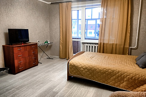 Гостиницы Йошкар-Олы в центре, "Уютная Ряс Набережной" 3х-комнатная в центре - забронировать номер