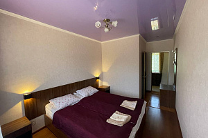 Гостиницы Теберды с баней, "Ёлка и Камин" с баней - фото