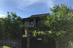 Гостевые дома Симферополя с бассейном, "Хатабаня" с бассейном - фото