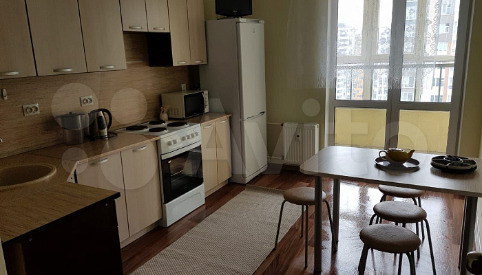 2х-комнатная квартира Александра Протозанова 16 в Тюмени - фото 1