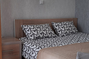 Мотели в Великом Новгороде, "Уютная с новым ремонтом" 1-комнатная мотель - забронировать номер