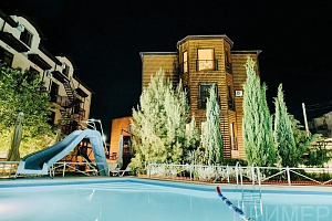 Гостевые дома Геленджика с подогреваемым бассейном, "Самотлорские ночи" с подогреваемым бассейном