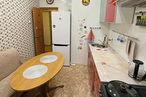Гостиницы Кировска недорого, 2х-комнатная Олимпийская 42 недорого