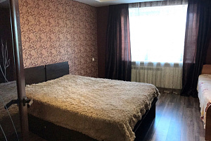 Гостиницы Воронежа с собственным пляжем, 2х-комнатная Айвазовского 2В с собственным пляжем