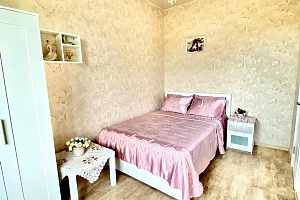Квартиры Судака на месяц, 1-комнатная на земле Нахимова 13 на месяц - фото