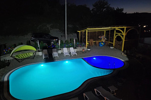 Комнаты Геленджика с бассейном, "Краски Черного моря" гостевые комнаты с бассейном - снять