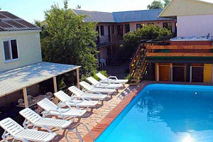 Отели Феодосии с подогреваемым бассейном, "У Юджина" с подогреваемым бассейном - фото