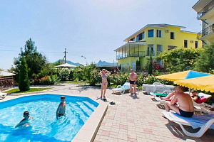 Гостевые дома Крыма с бассейном, "Ласточка" с бассейном - фото