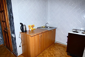Квартиры Крым в центре, 1-комнатная Долинный 15 в центре - снять