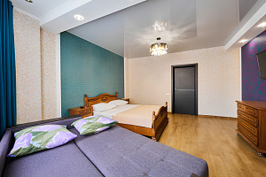 Гостиницы Самары для отдыха с детьми, 2х-комнатная Революционная 3 для отдыха с детьми - раннее бронирование