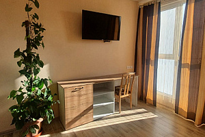 Отели Феодосии с собственным пляжем, 2х-комнатная Черноморская набережная 1-К с собственным пляжем - забронировать номер