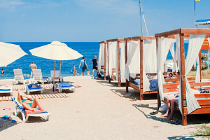 Отели Севастополя рядом с пляжем, "Апарт-Сити Ирида" в курортном комплексе "Аквамарин" рядом с пляжем - забронировать номер