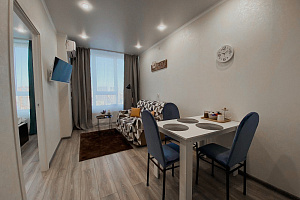 Гостиницы Астрахани с собственным пляжем, 2х-комнатная Бехтерева 2Б с собственным пляжем - забронировать номер