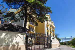 Гранд-отели в Сочи, "Пеликан" гранд-отели