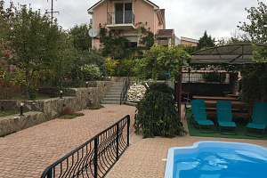 Гостевые дома Балаклавы с бассейном, "Золотая Балка" с бассейном - фото