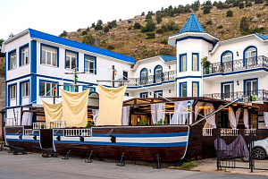 Отели Балаклавы на набережной, "Рота Chalet Marina" на набережной - фото