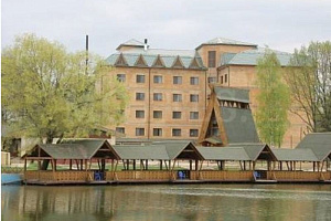 Гостиницы Переславля-Залесского у парка, "Лесная сказка" у парка - фото