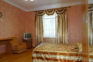 Квартиры Евпатории с видом на море, 1-комнатная Бартенева 12 с видом на море - фото