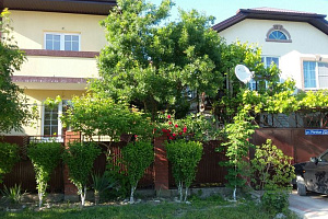 Гостевые дома Геленджика с парковкой, "Ирина" с парковкой - фото