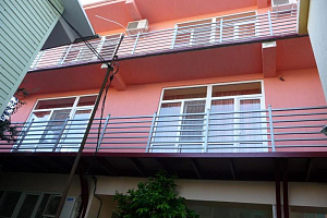 Гостевые дома Адлера с балконом, "На Морозова" с балконом - цены