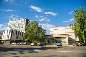 Гостиницы Набережных Челнов у парка, "Татарстан" бизнес-отель у парка - цены