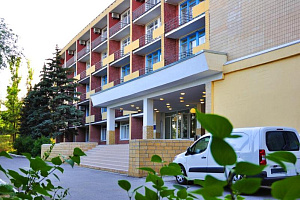 Гостиницы Волгограда у парка, "Старт" у парка - фото