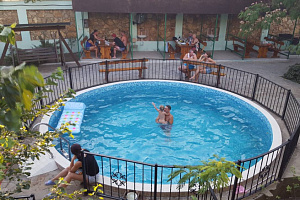 Отели Черноморского с бассейном, "Черноморец" мини-отель с бассейном - забронировать номер