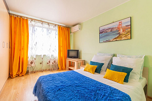 Гостиницы Челябинска с собственным пляжем, 2х-комнатная Коммуны 69 с собственным пляжем - забронировать номер