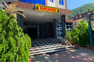 Гостиницы Ольгинки с подогреваемым бассейном, "Кипарис" с подогреваемым бассейном - цены