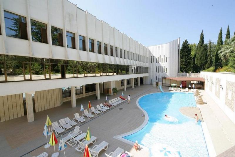 Санаторий 'Беларусь' центре в Сочи — номера, лечение и море в шаговой доступности.