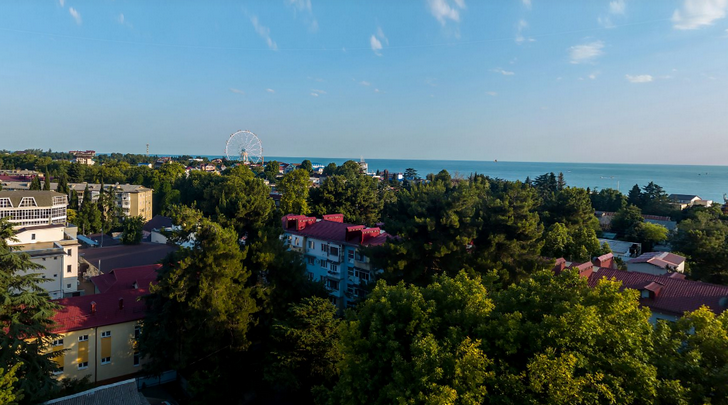 Вид на Лазаревское