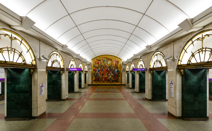 Станция «Звенигородская» в Санкт-Петербурге