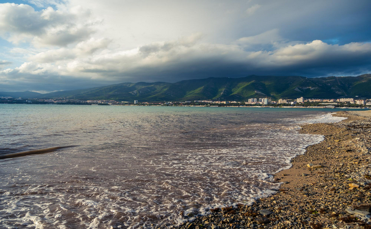 Глубина пляжа Голубой Бухты