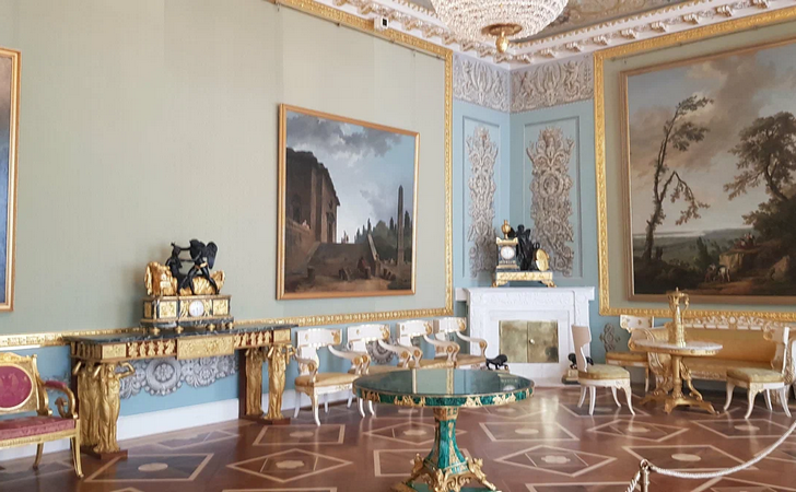  Один из залов Главного штаба Эрмитажа