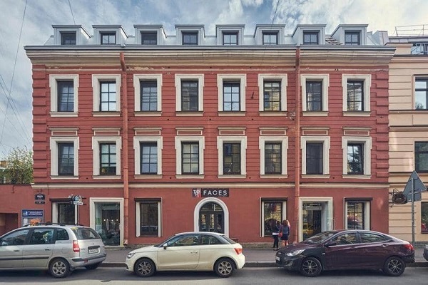 The Faces в пешей доступности от метро