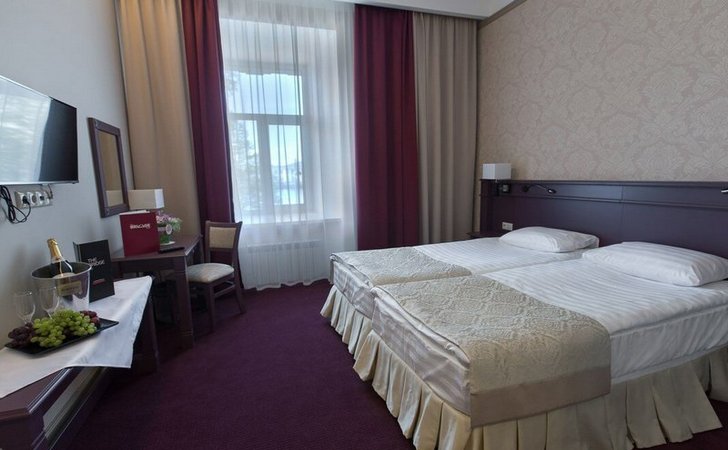 Отель Бридж 