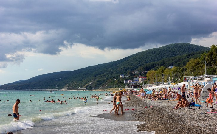 Пляж в Лазаревском